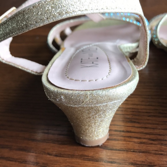 COPY - Kate and Mel sparkly gold T strap wedge sandals w embellished straps EUC - Picture 3 of 8
